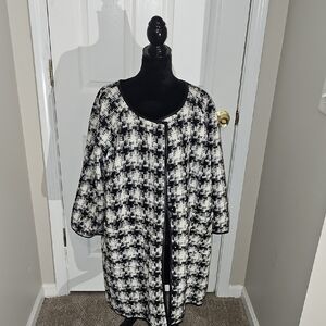 NWT Women's Black and White Coat, Houndstooth, Button, 2 Pockets, Fully Lined.